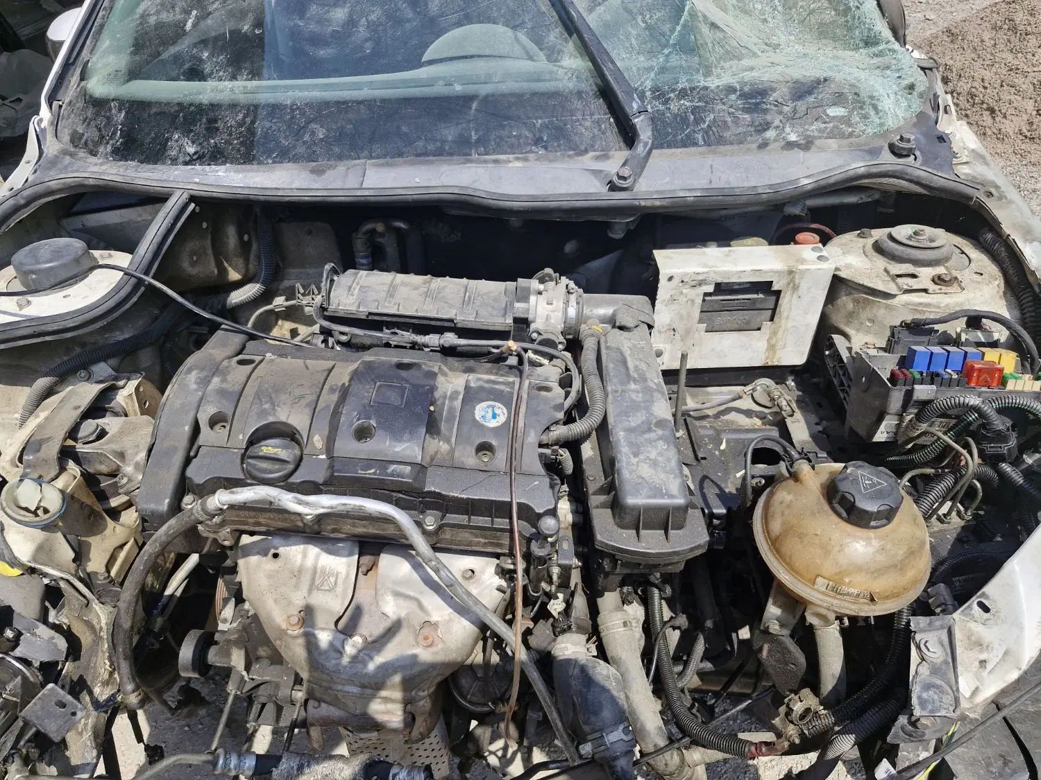 پژو ۲۰۶ صندوق دار v8 - 1394