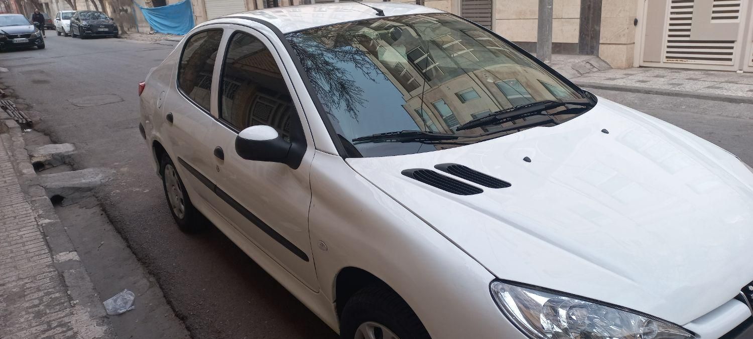 پژو ۲۰۶ صندوق دار v8 - 1397