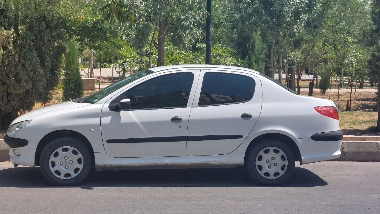 پژو ۲۰۶ صندوق دار v8 - 1395