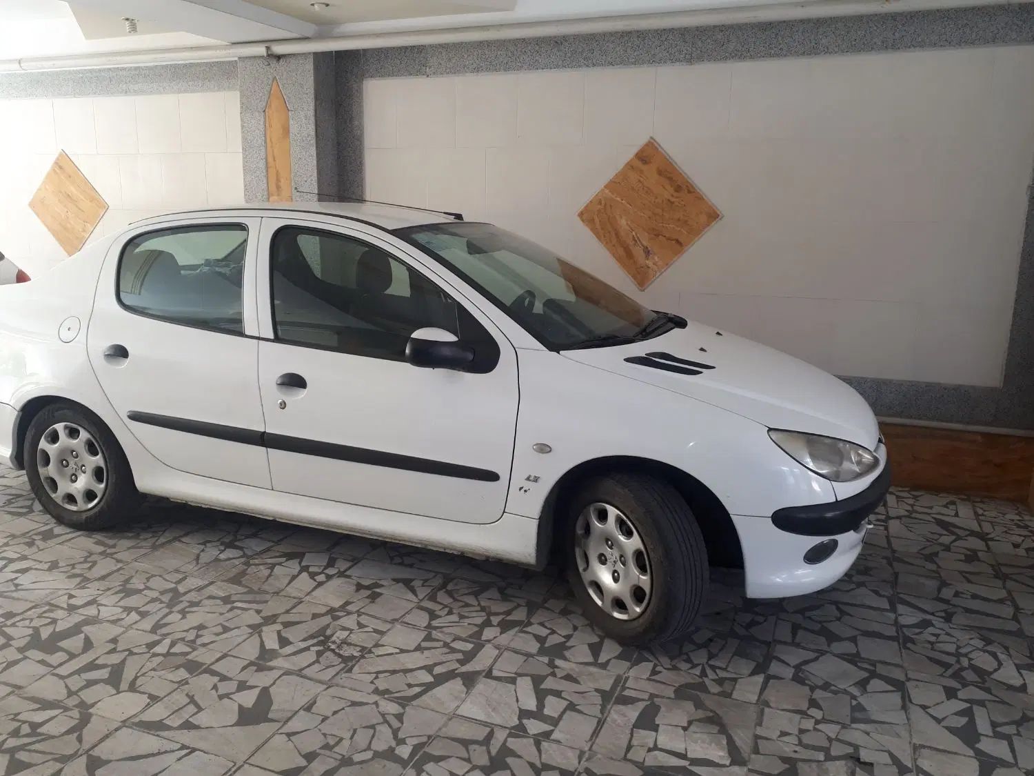 پژو ۲۰۶ صندوق دار v8 - 1395