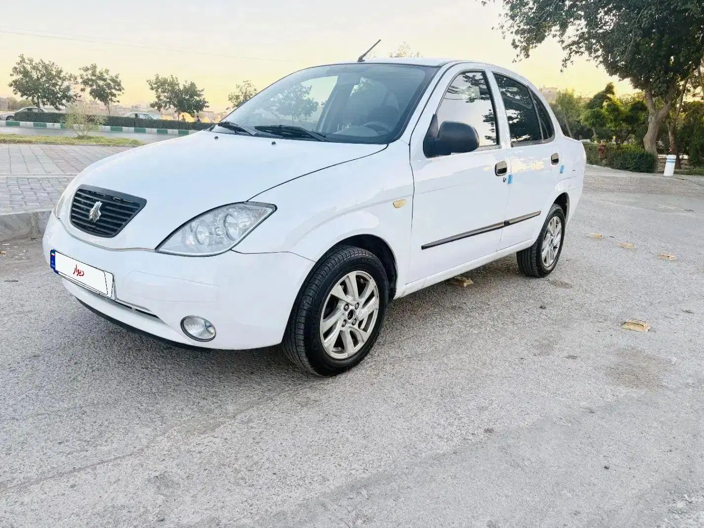 تیبا صندوق دار EX - 1395