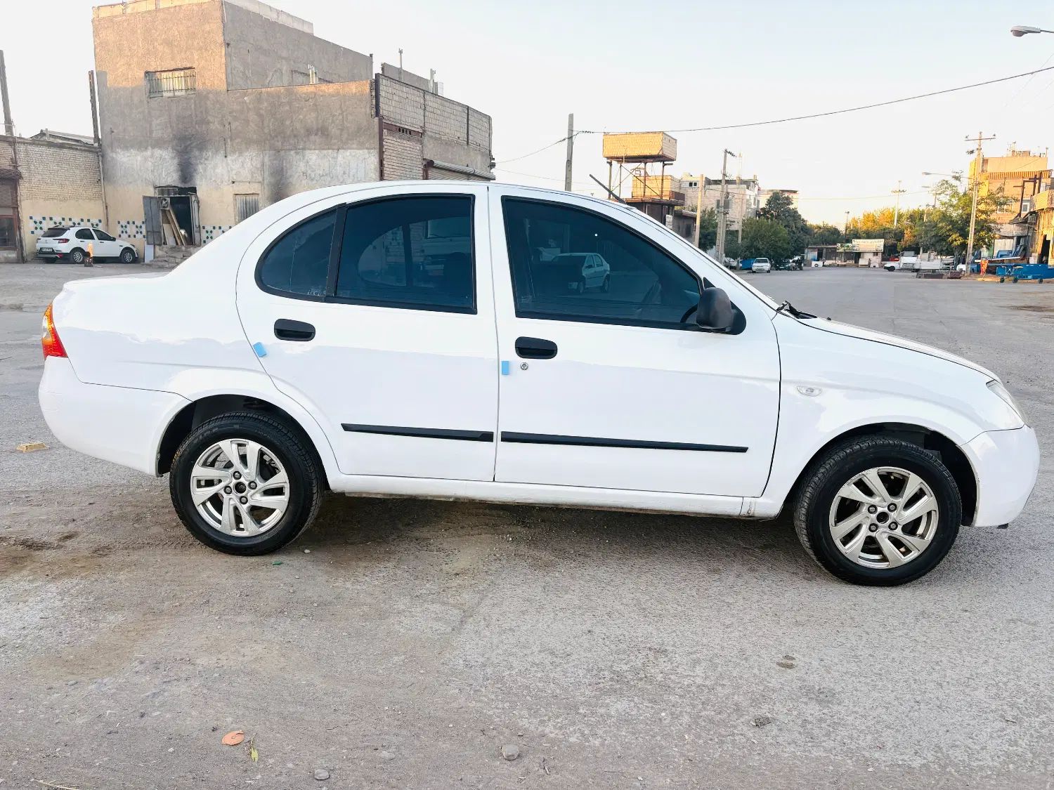 تیبا صندوق دار EX - 1395