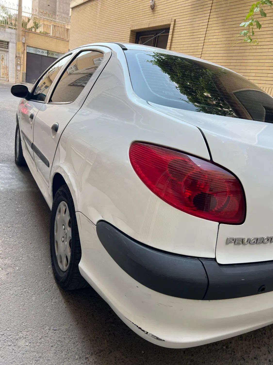 پژو ۲۰۶ صندوق دار v8 - 1395