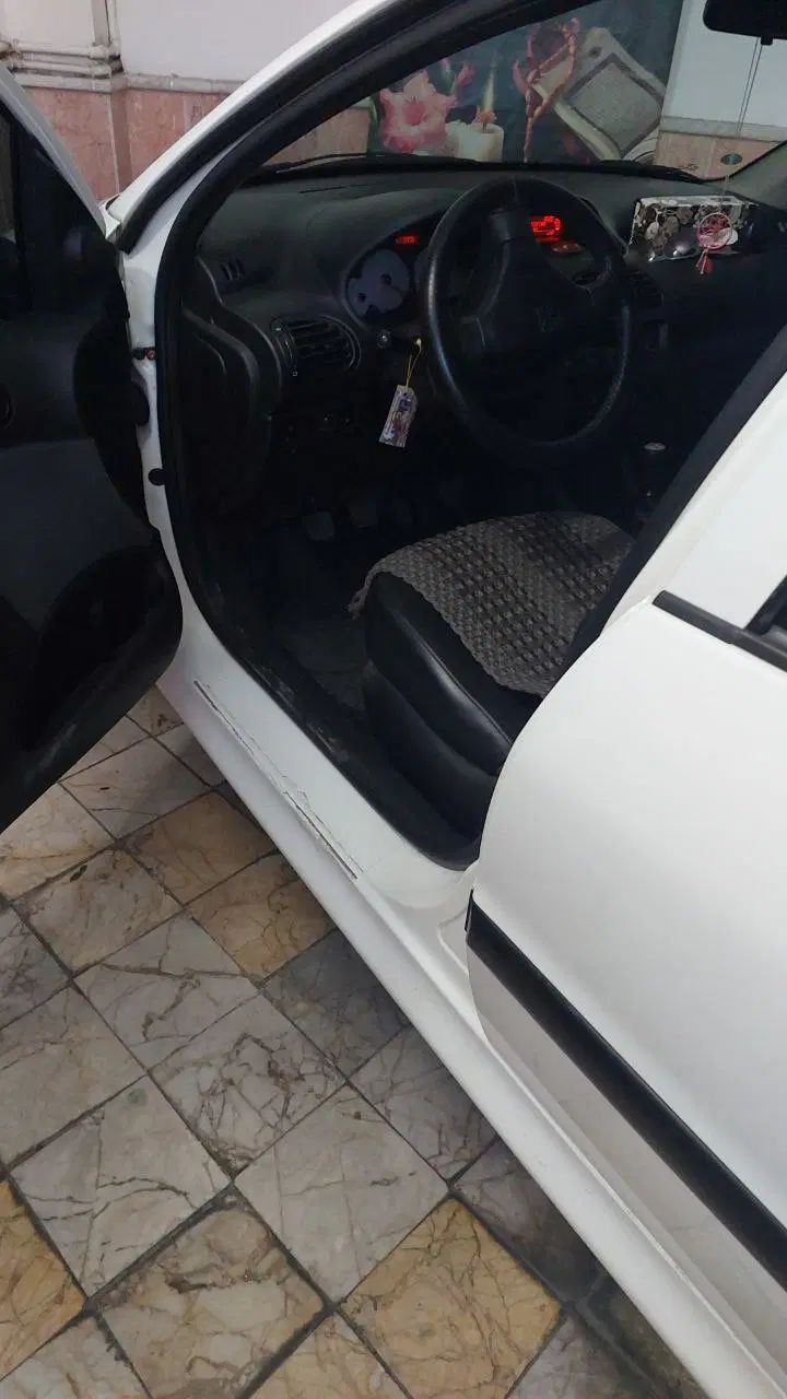 پژو ۲۰۶ صندوق دار v8 - 1397