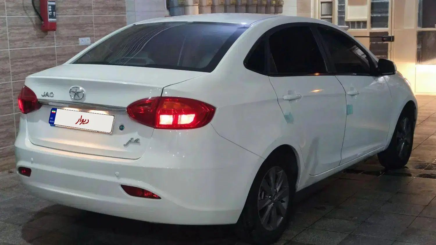 جک J4 اتوماتیک ساده - 1404