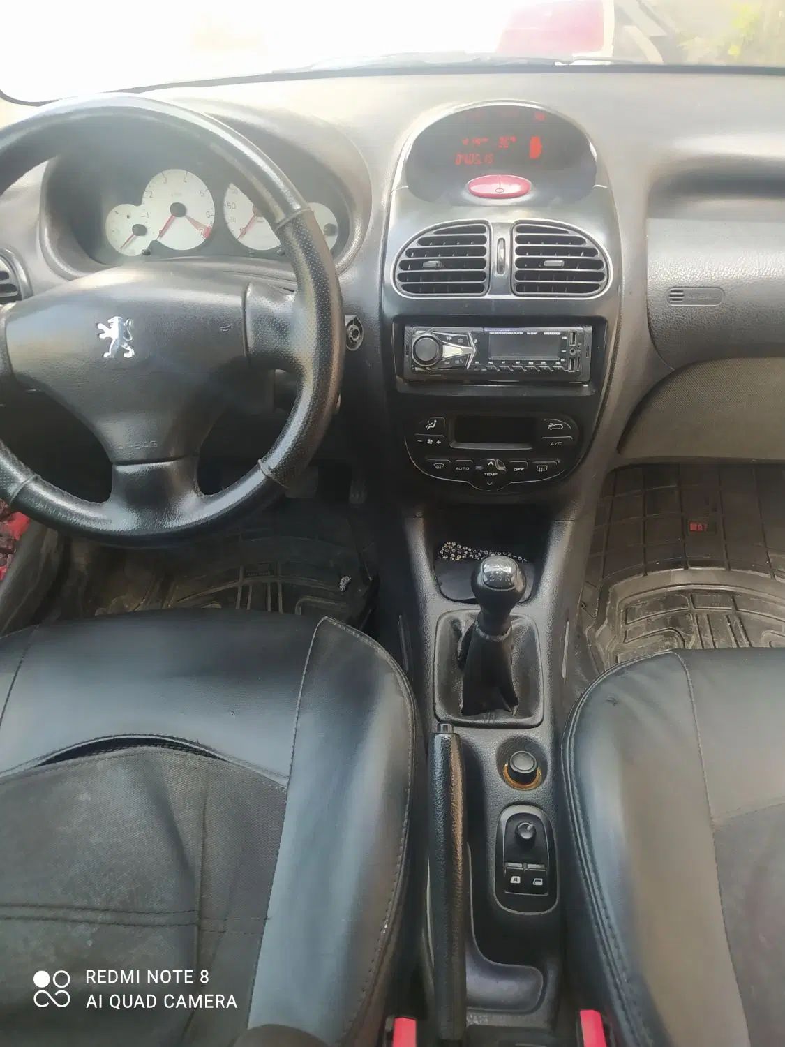 پژو ۲۰۶ صندوق دار v8 - 1392