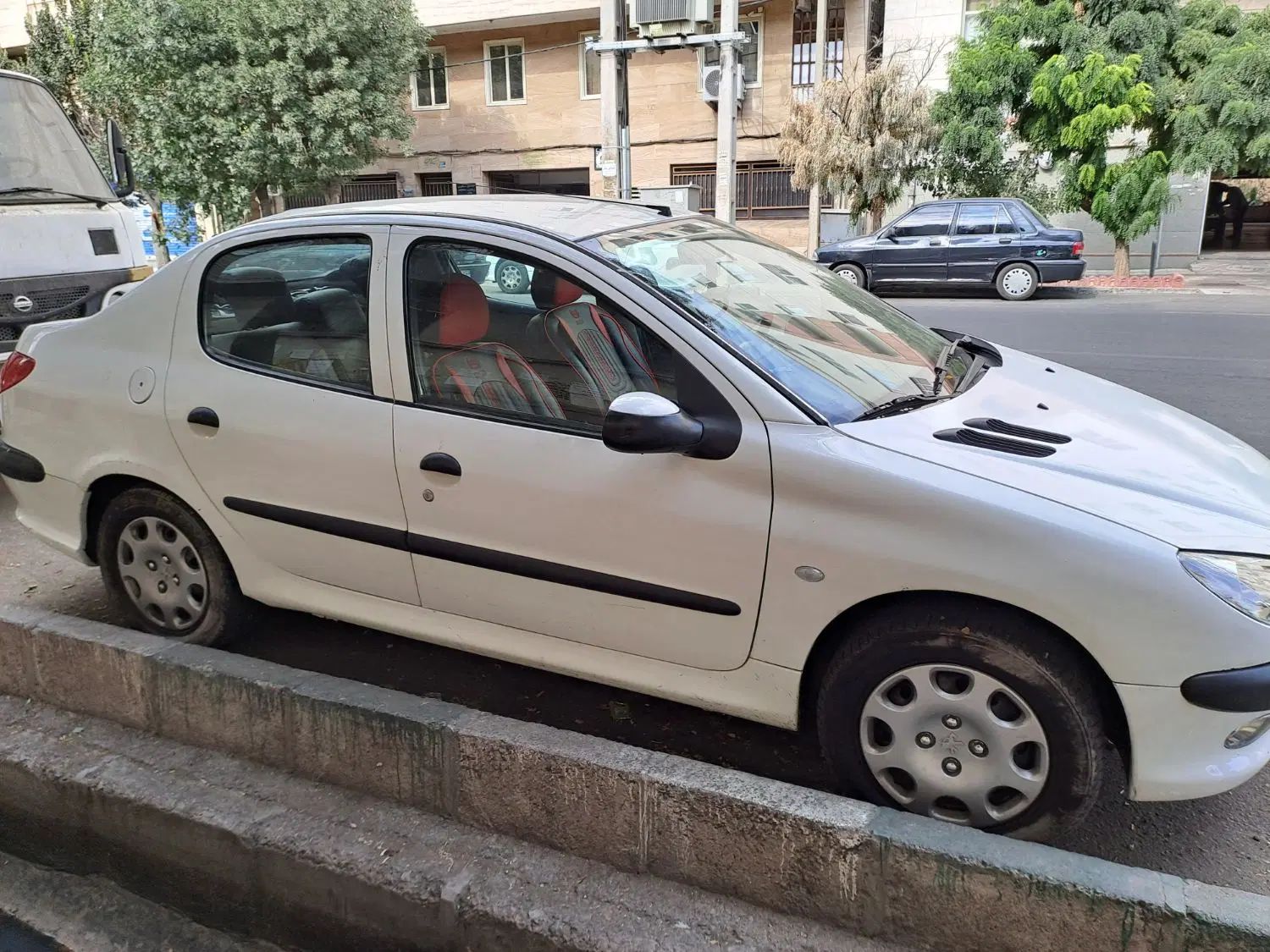 پژو ۲۰۶ صندوق دار v8 - 1396