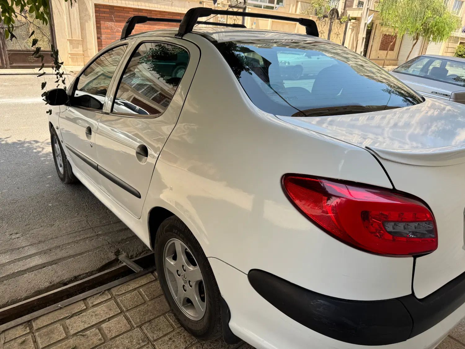 پژو ۲۰۶ صندوق دار v8 - 1390