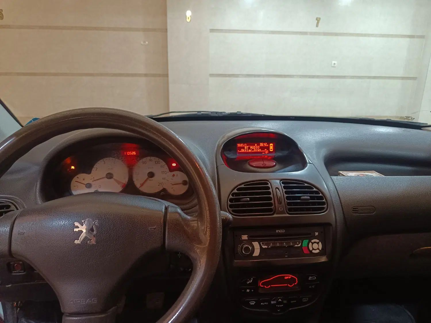 پژو ۲۰۶ صندوق دار v8 - 1393