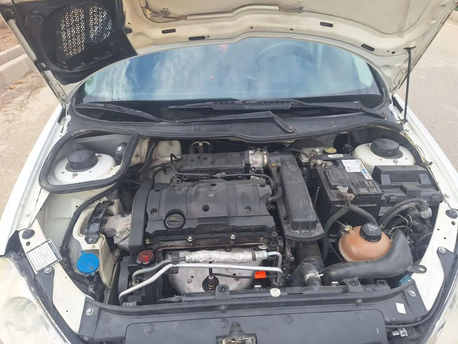 پژو ۲۰۶ صندوق دار v8 - 1395