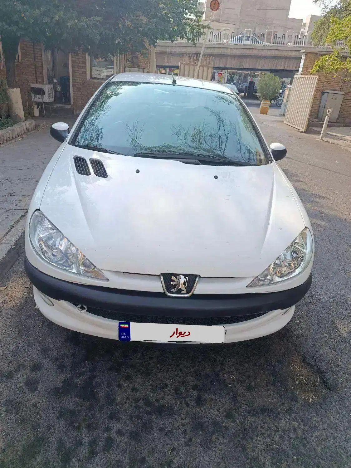 پژو ۲۰۶ صندوق دار v8 - 1393