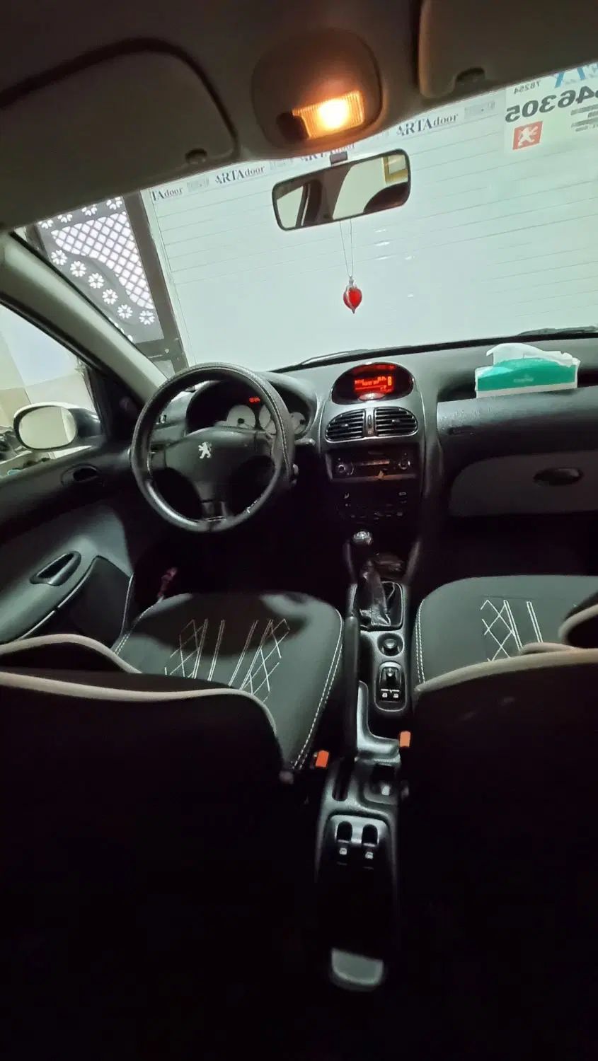 پژو ۲۰۶ صندوق دار v8 - 1393