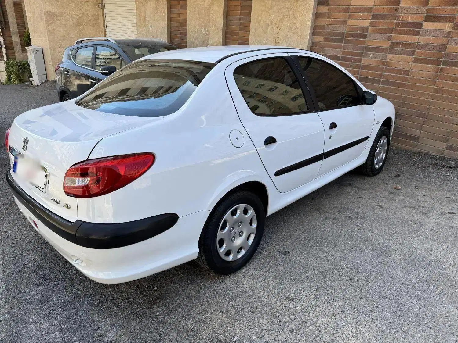 پژو ۲۰۶ صندوق دار v8 - 1390