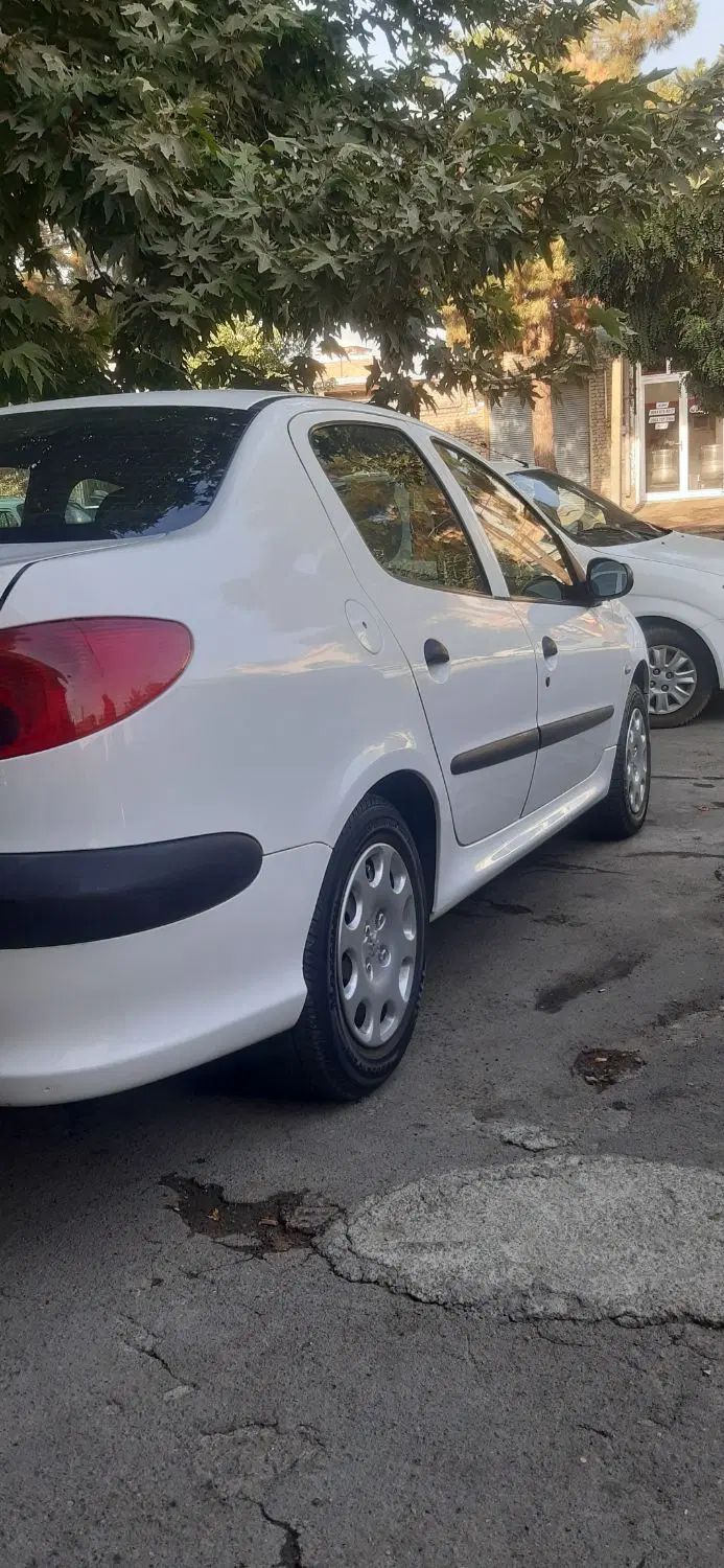 پژو ۲۰۶ صندوق دار v8 - 1396