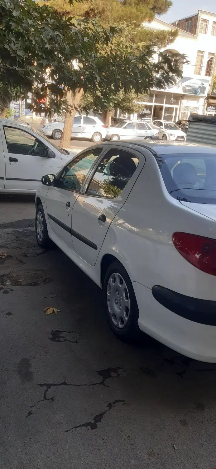 پژو ۲۰۶ صندوق دار v8 - 1396