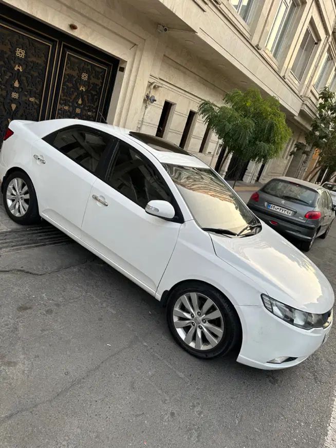 کیا سراتو 2.0 لیتر اتوماتیک GT لاین - 2010