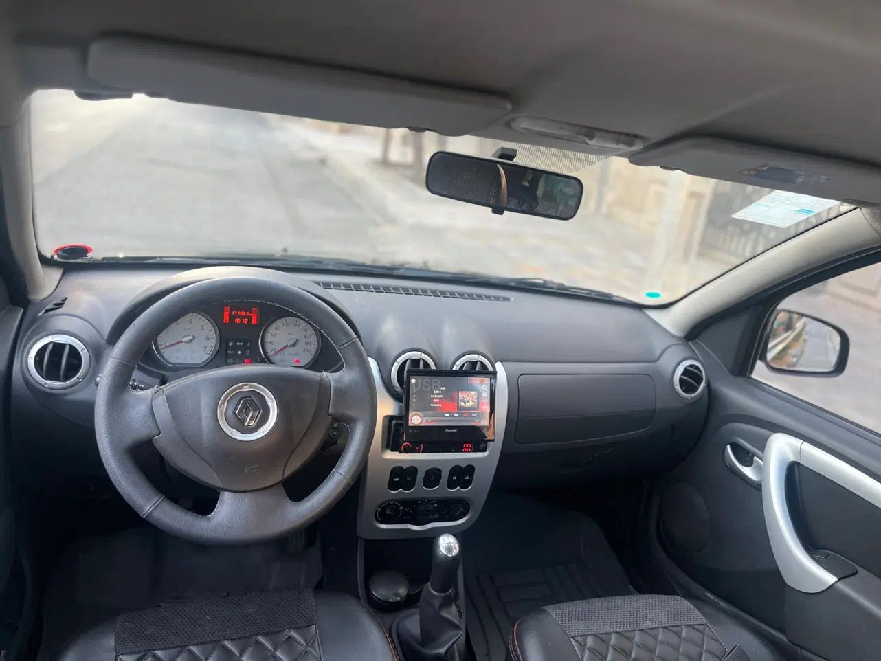 رنو ساندرو دنده ای - 1396