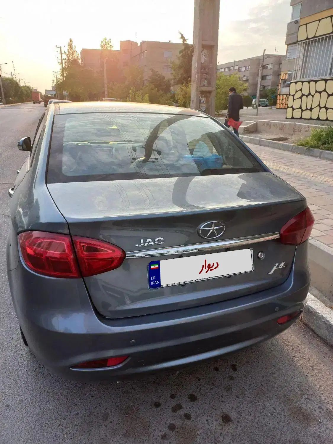 جک J4 اتوماتیک ساده - 1402