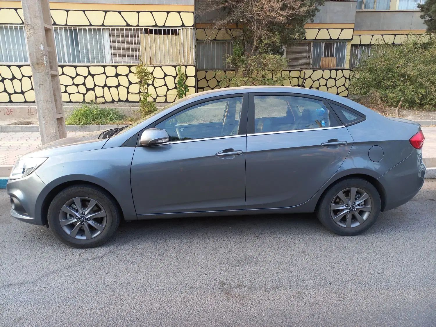 جک J4 اتوماتیک ساده - 1402