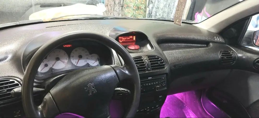 پژو ۲۰۶ صندوق دار v8 - 1395
