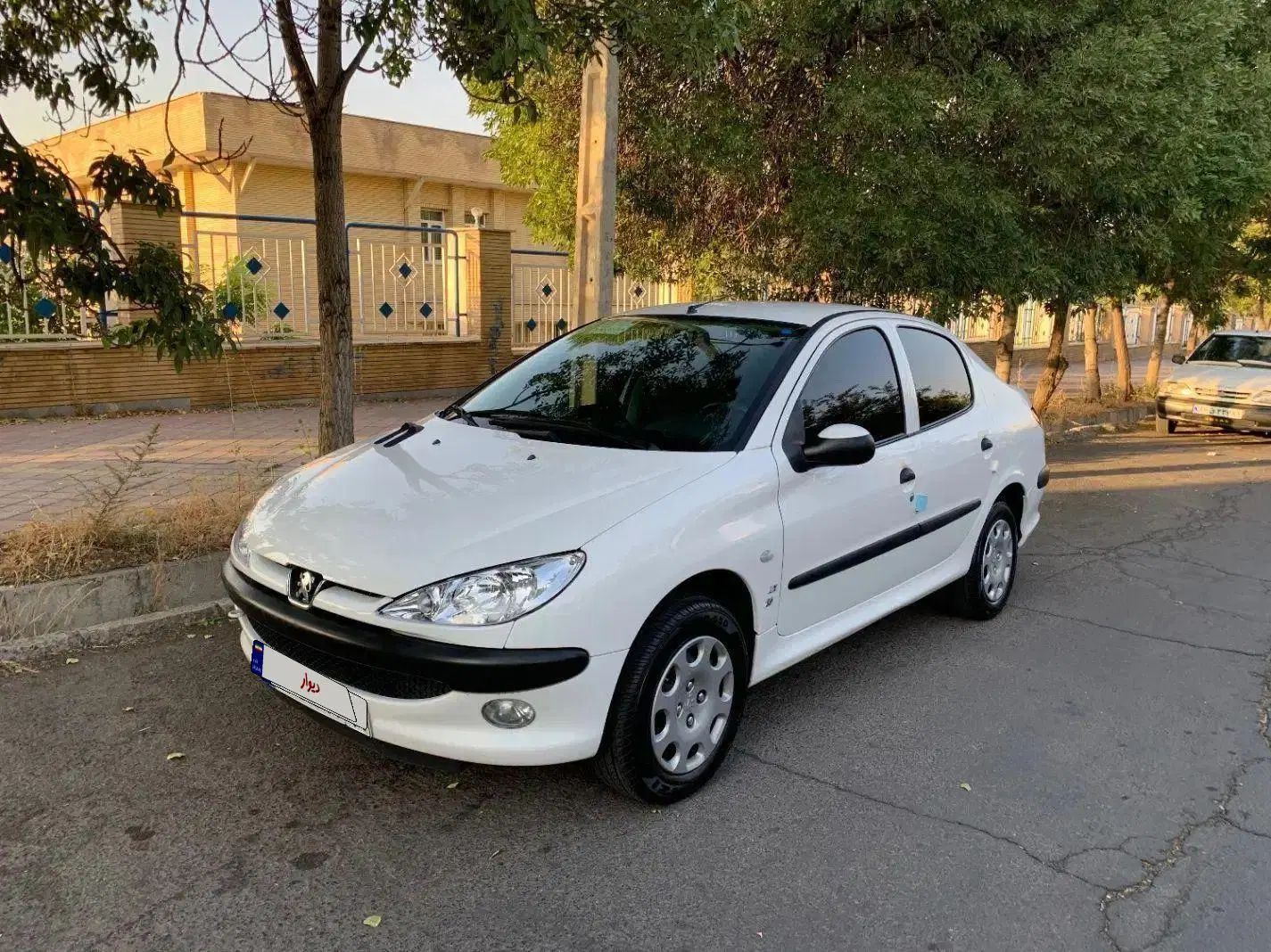 پژو ۲۰۶ صندوق دار v8 - 1398