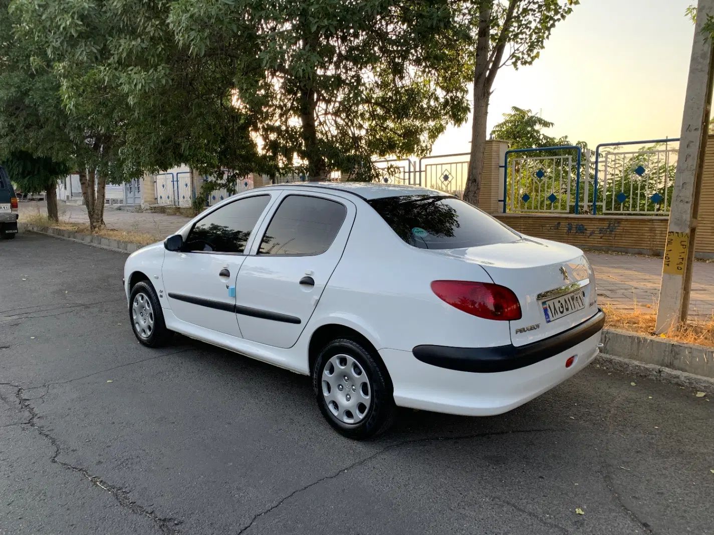 پژو ۲۰۶ صندوق دار v8 - 1398