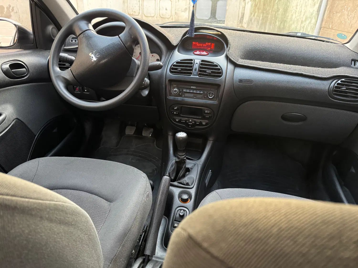 پژو ۲۰۶ صندوق دار v8 - 1400