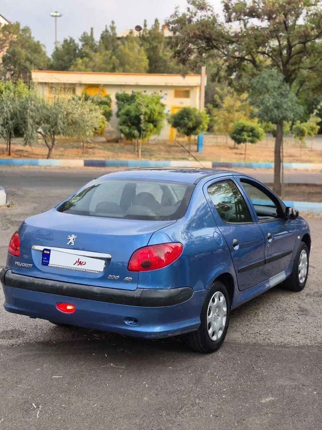 پژو ۲۰۶ صندوق دار v8 - 1396