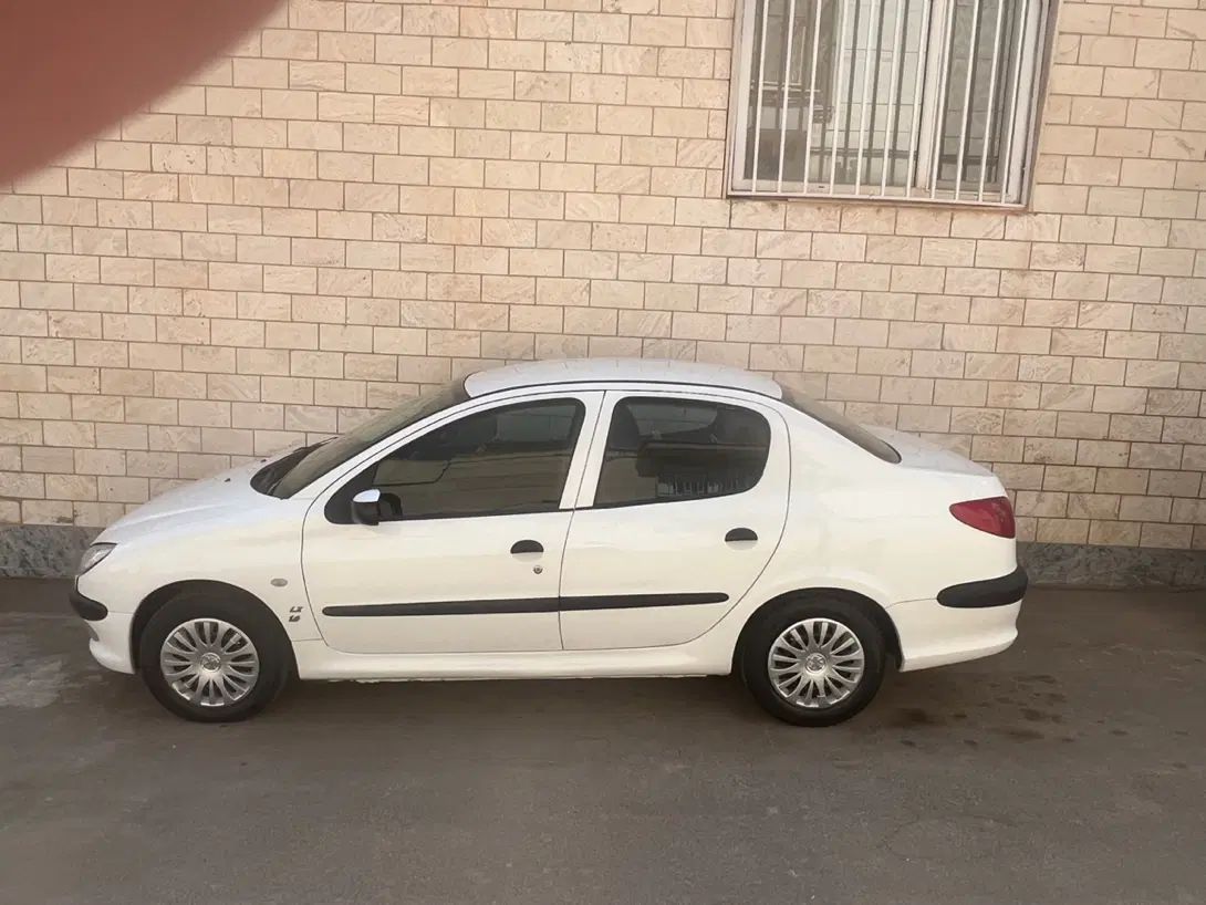 پژو ۲۰۶ صندوق دار v8 - 1393
