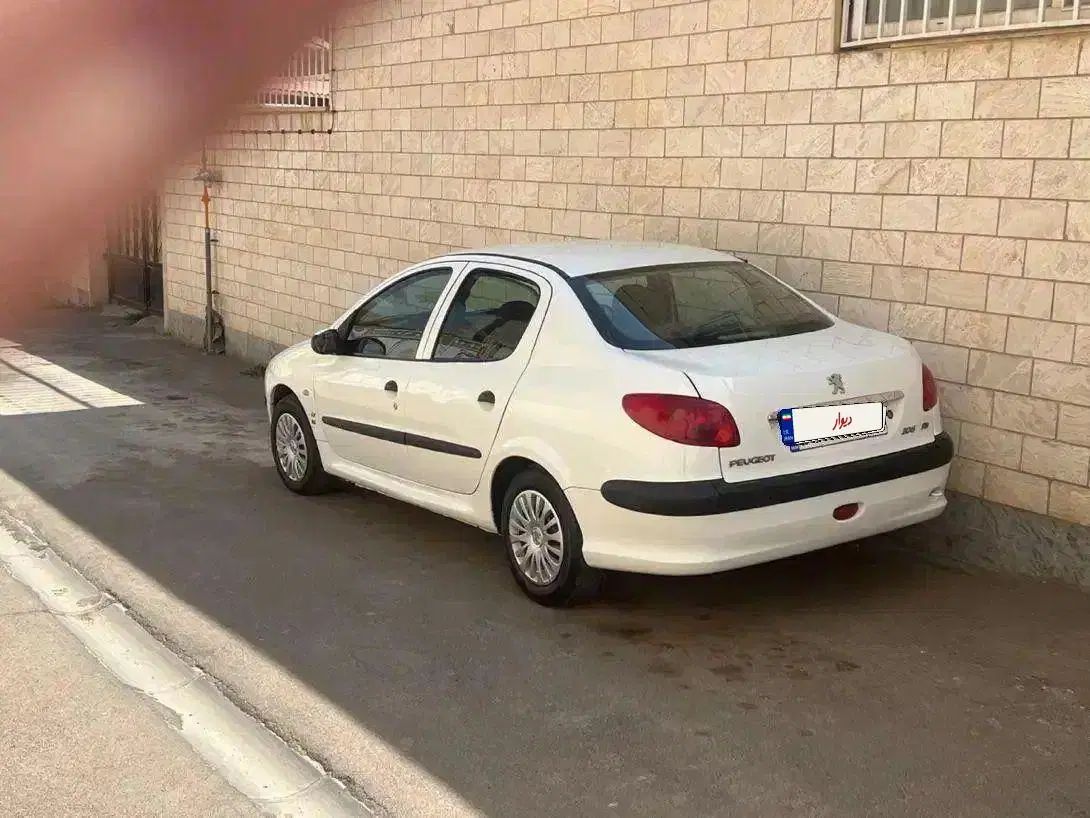 پژو ۲۰۶ صندوق دار v8 - 1393