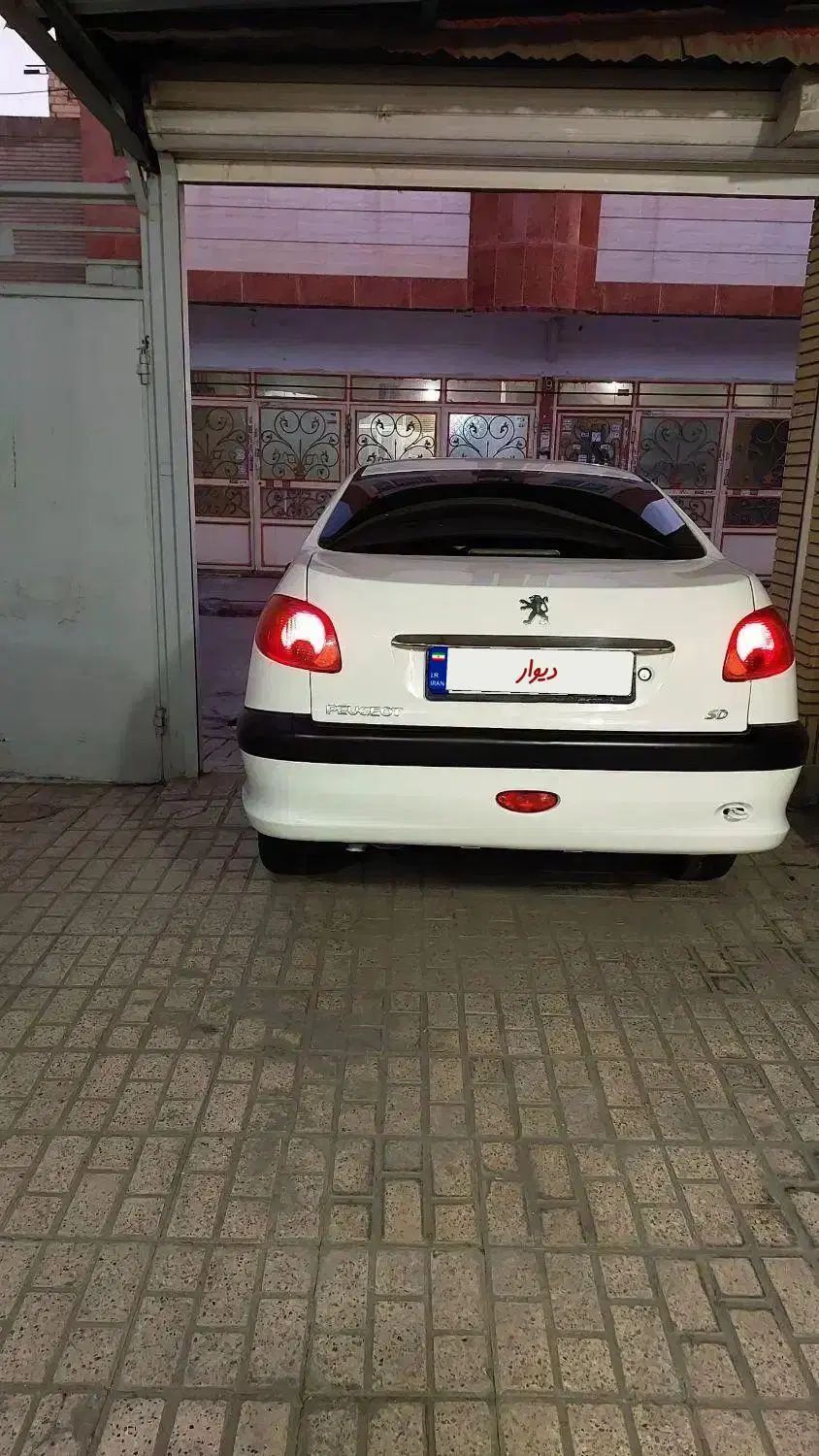پژو ۲۰۶ صندوق دار v8 - 1395