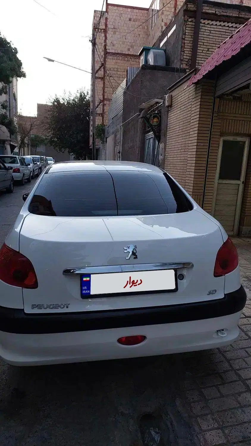 پژو ۲۰۶ صندوق دار v8 - 1395
