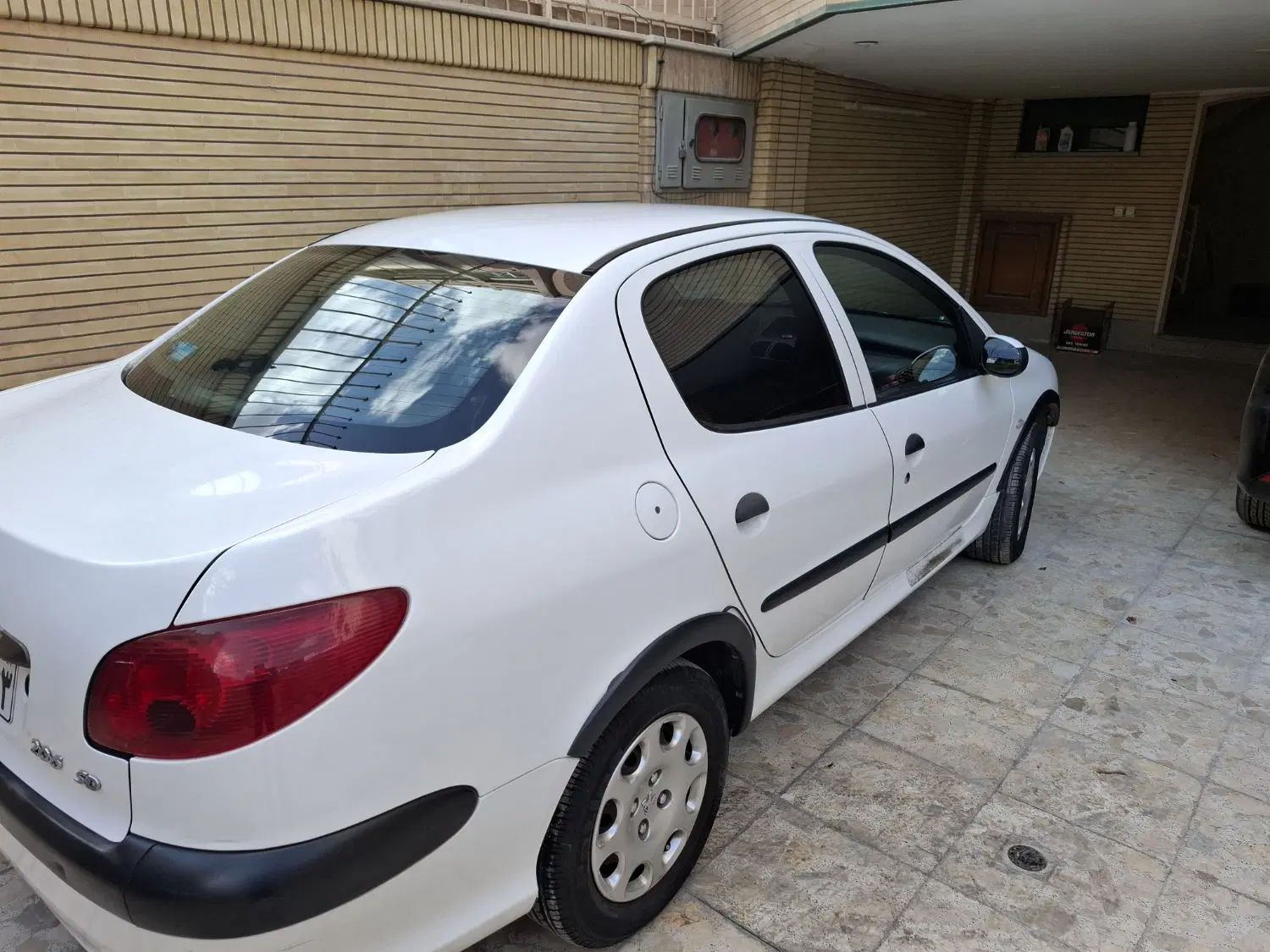 پژو ۲۰۶ صندوق دار v8 - 1398