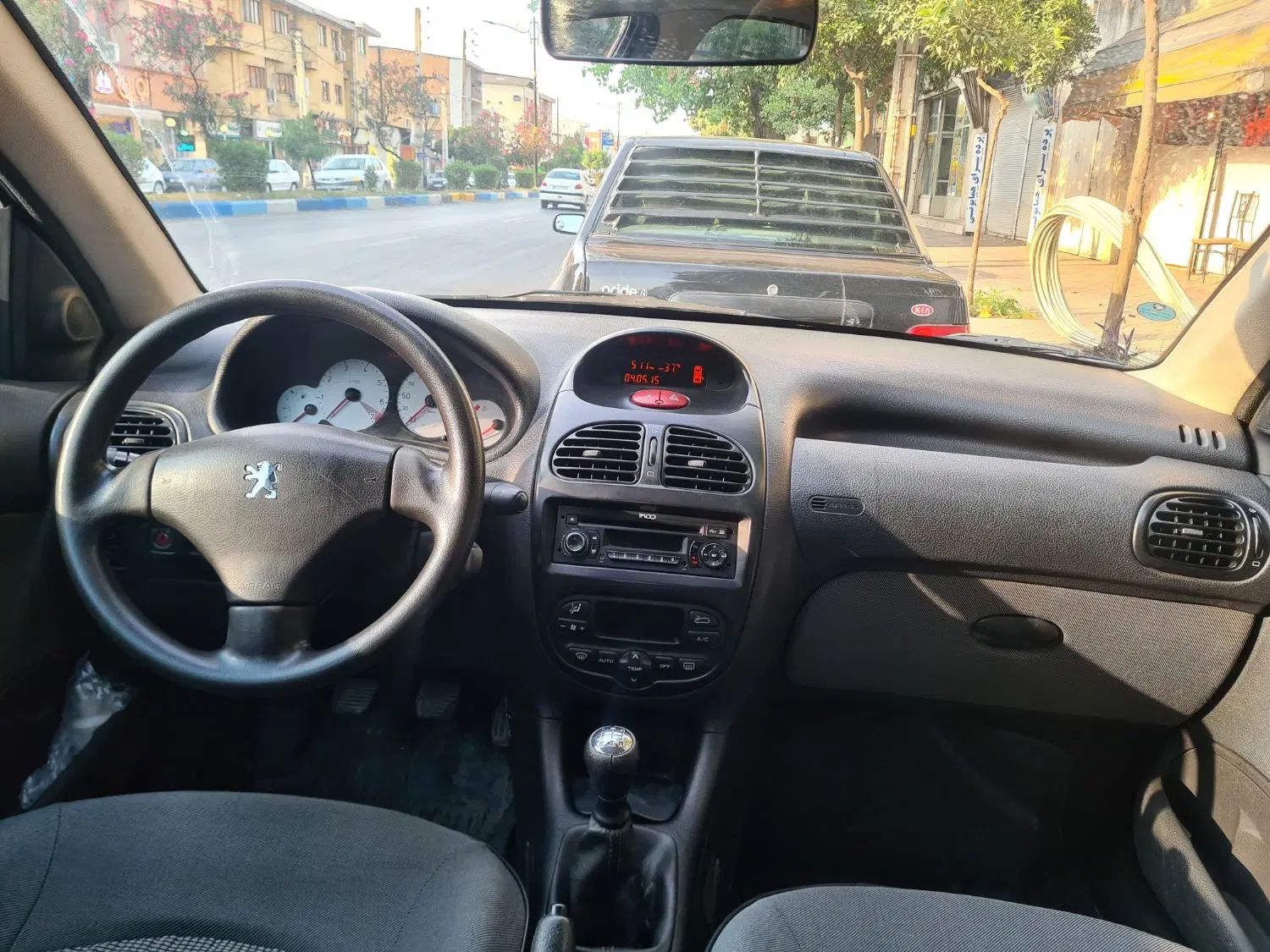 پژو ۲۰۶ صندوق دار v8 - 1393