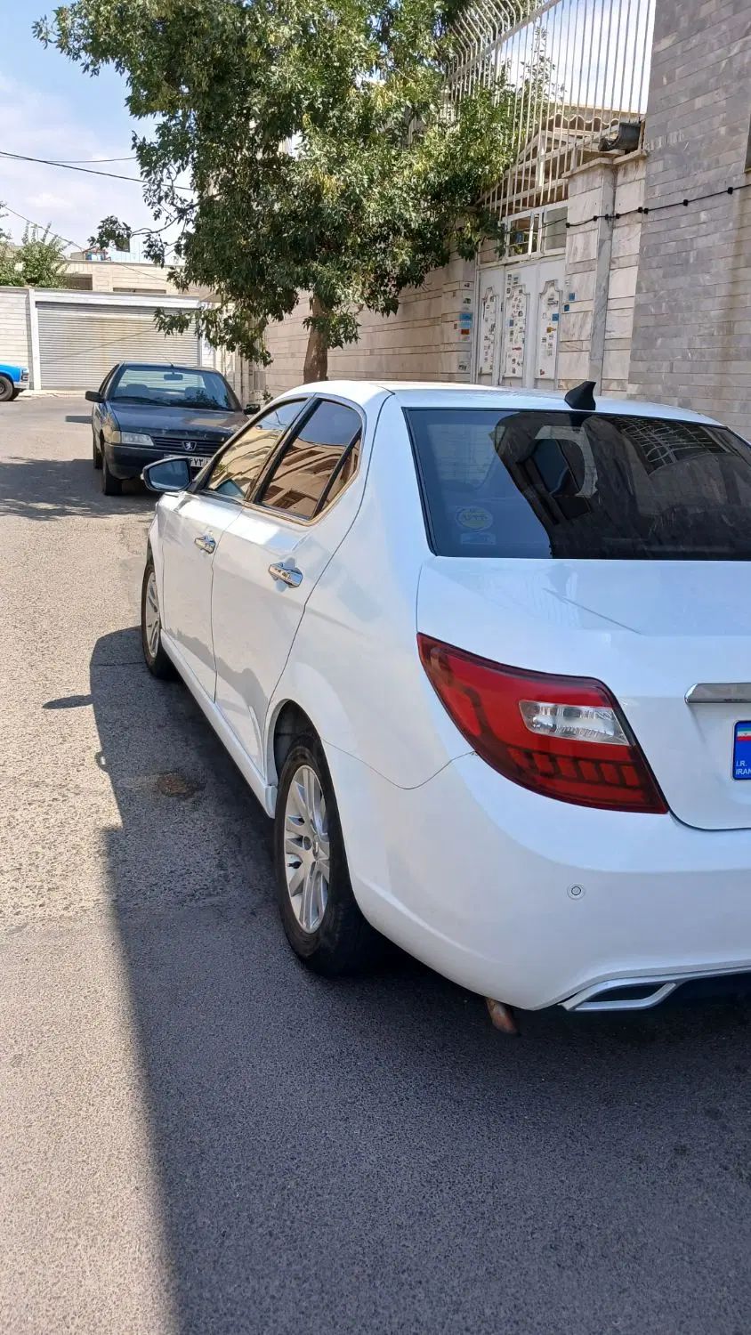 دنا پلاس تیپ ۲ سانروف ۴ ایربگ - 1401