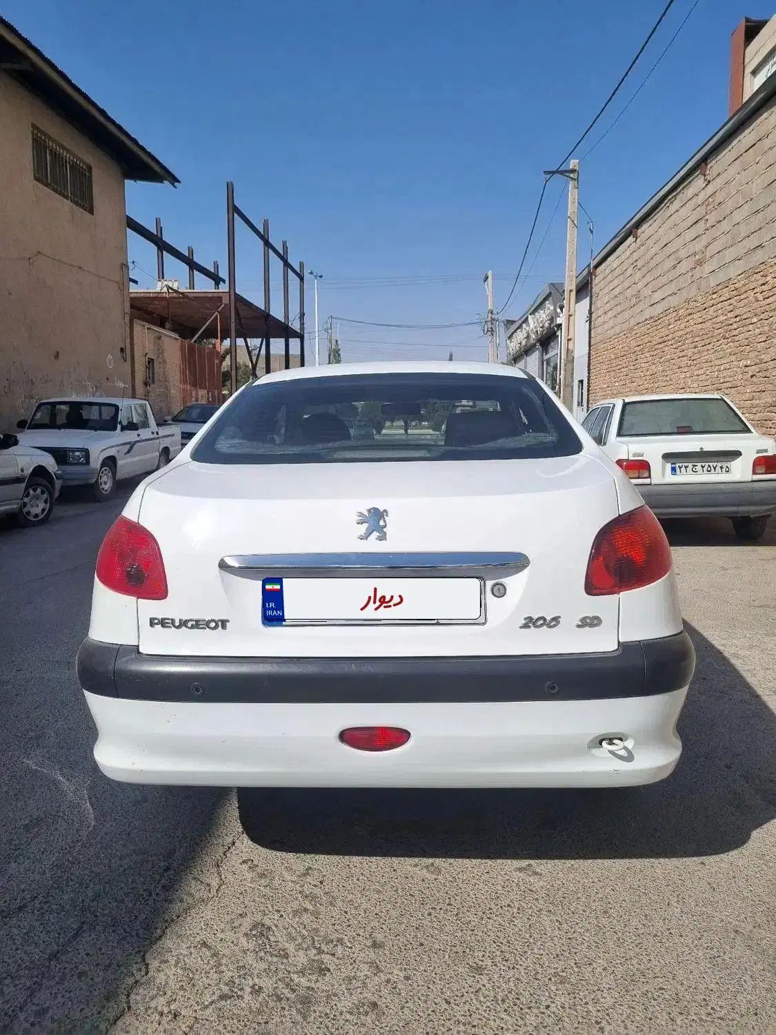 پژو ۲۰۶ صندوق دار v8 - 1398