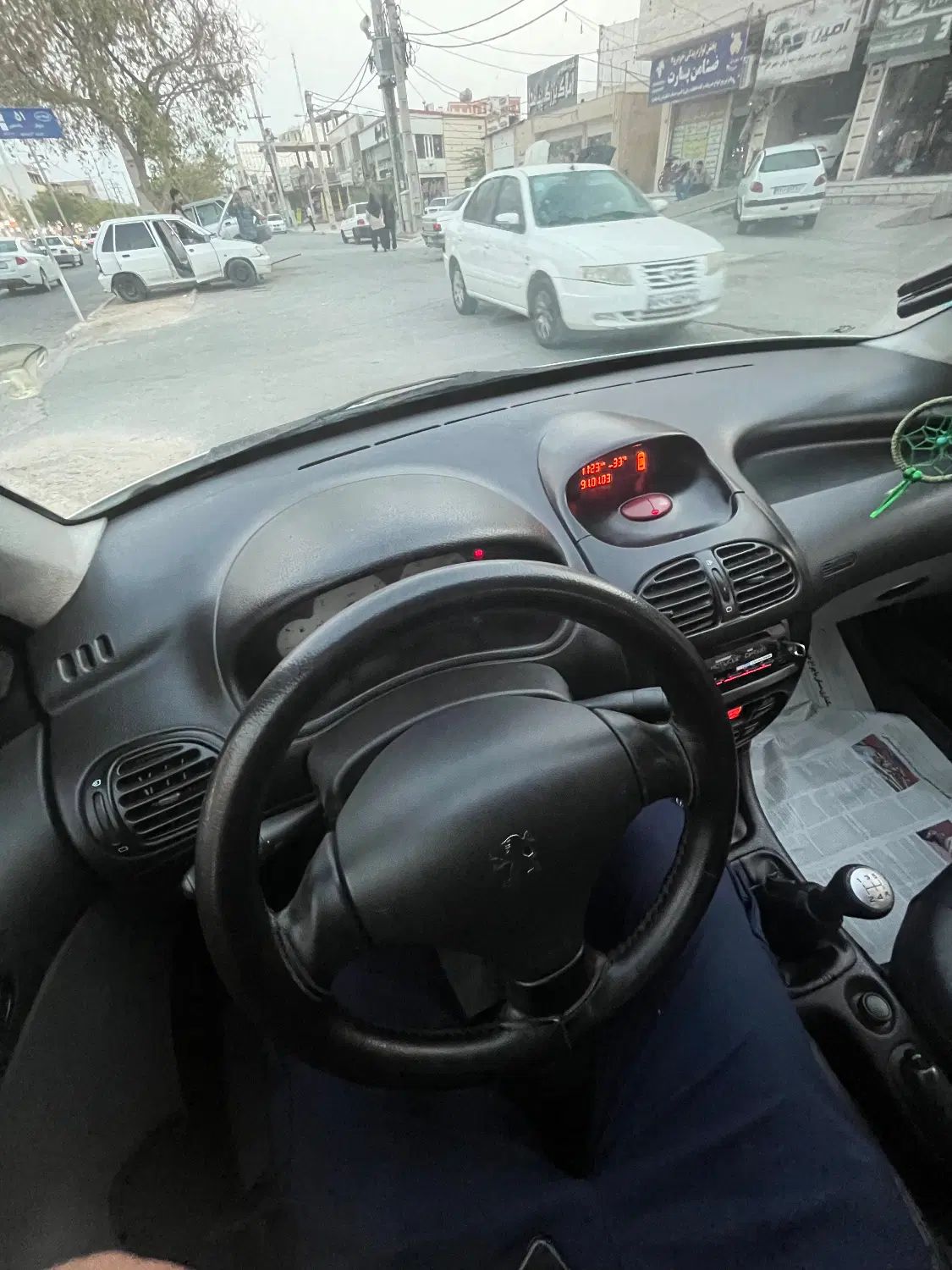 پژو ۲۰۶ صندوق دار v8 - 1393