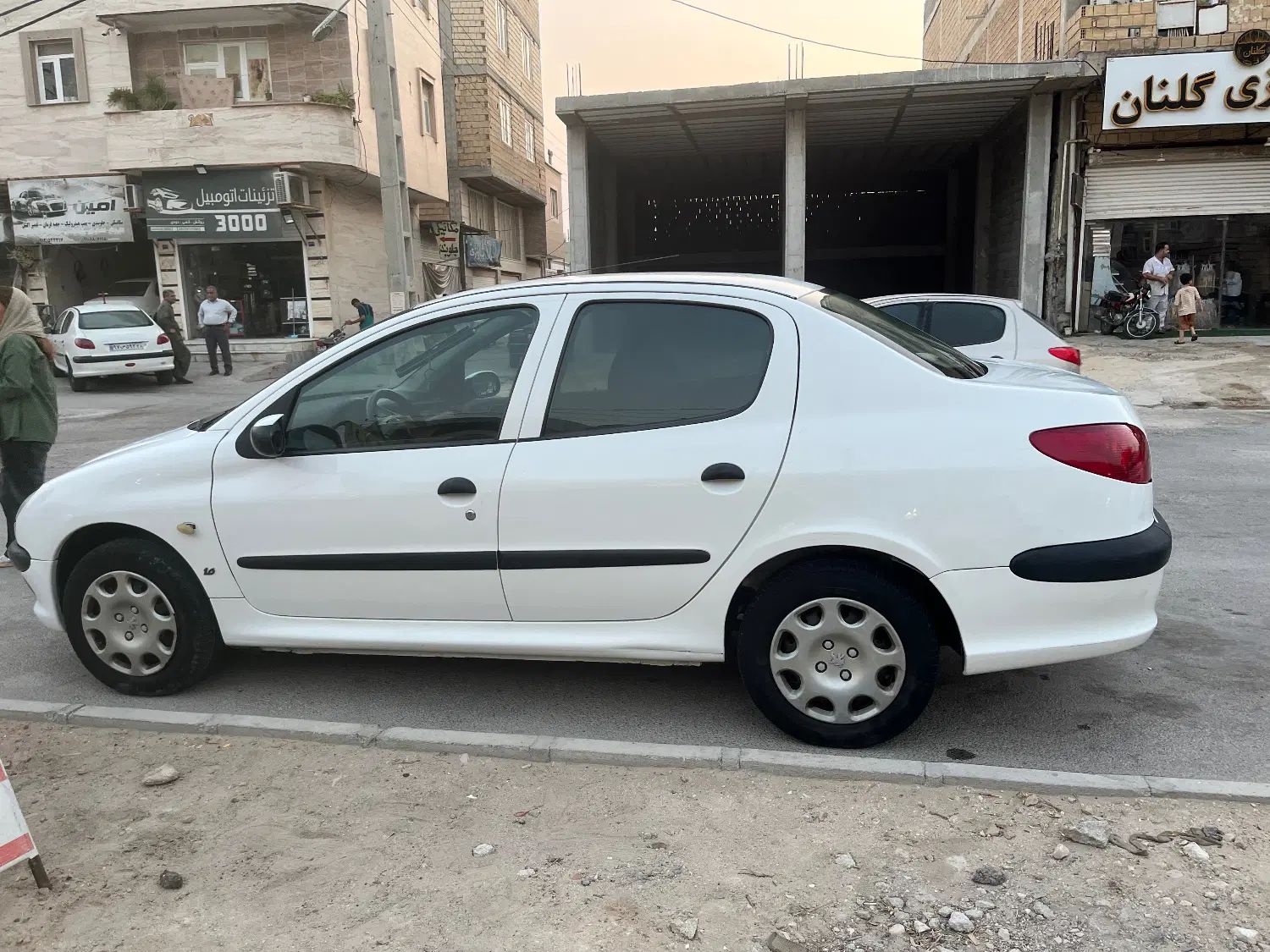 پژو ۲۰۶ صندوق دار v8 - 1393