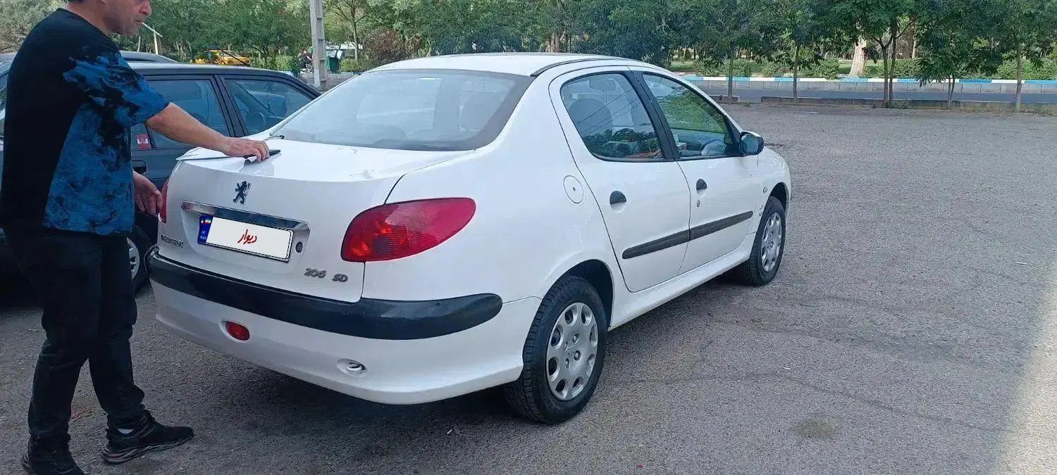 پژو ۲۰۶ صندوق دار v8 - 1390