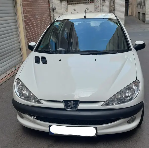 پژو ۲۰۶ صندوق دار v8 - 1392