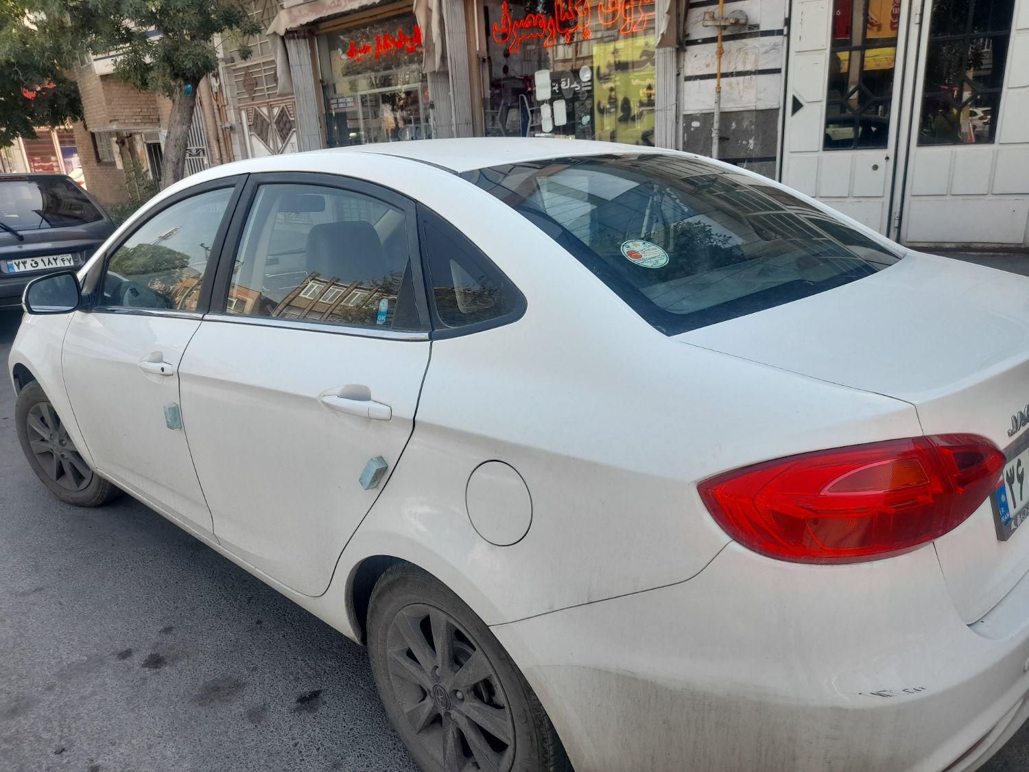 جک J4 اتوماتیک ساده - 1402