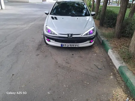 پژو ۲۰۶ صندوق دار v8 - 1393