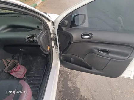 پژو ۲۰۶ صندوق دار v8 - 1393