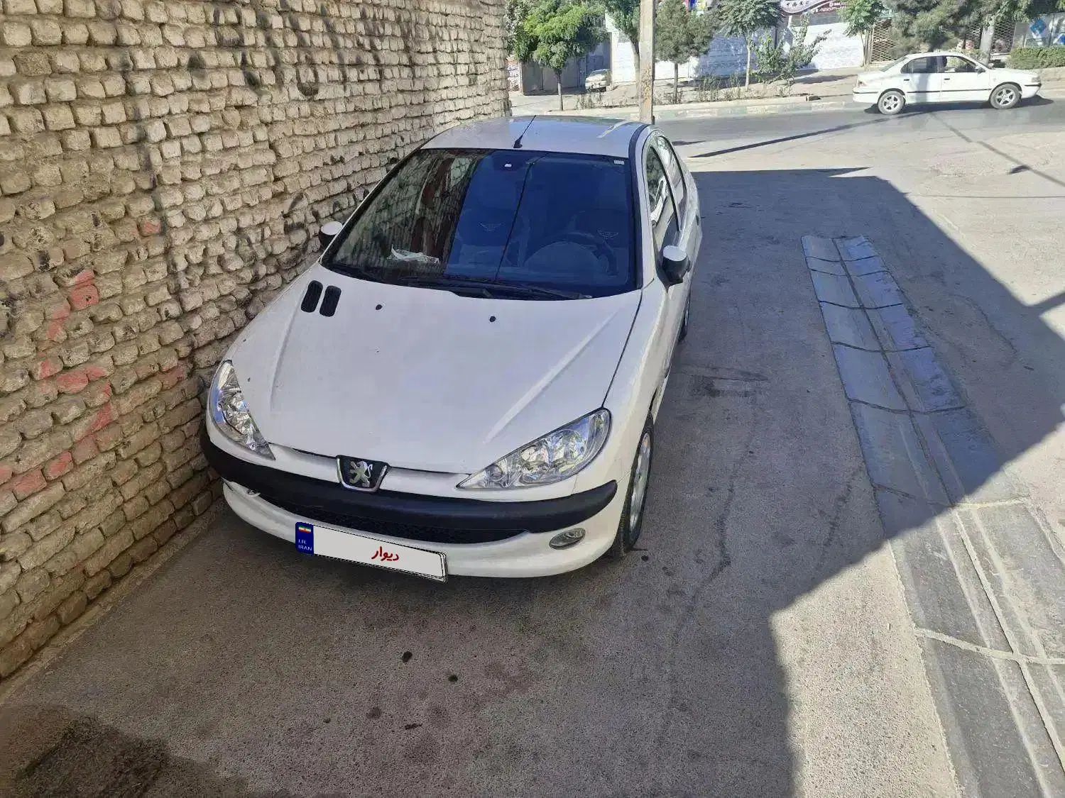 پژو ۲۰۶ صندوق دار v8 - 1395