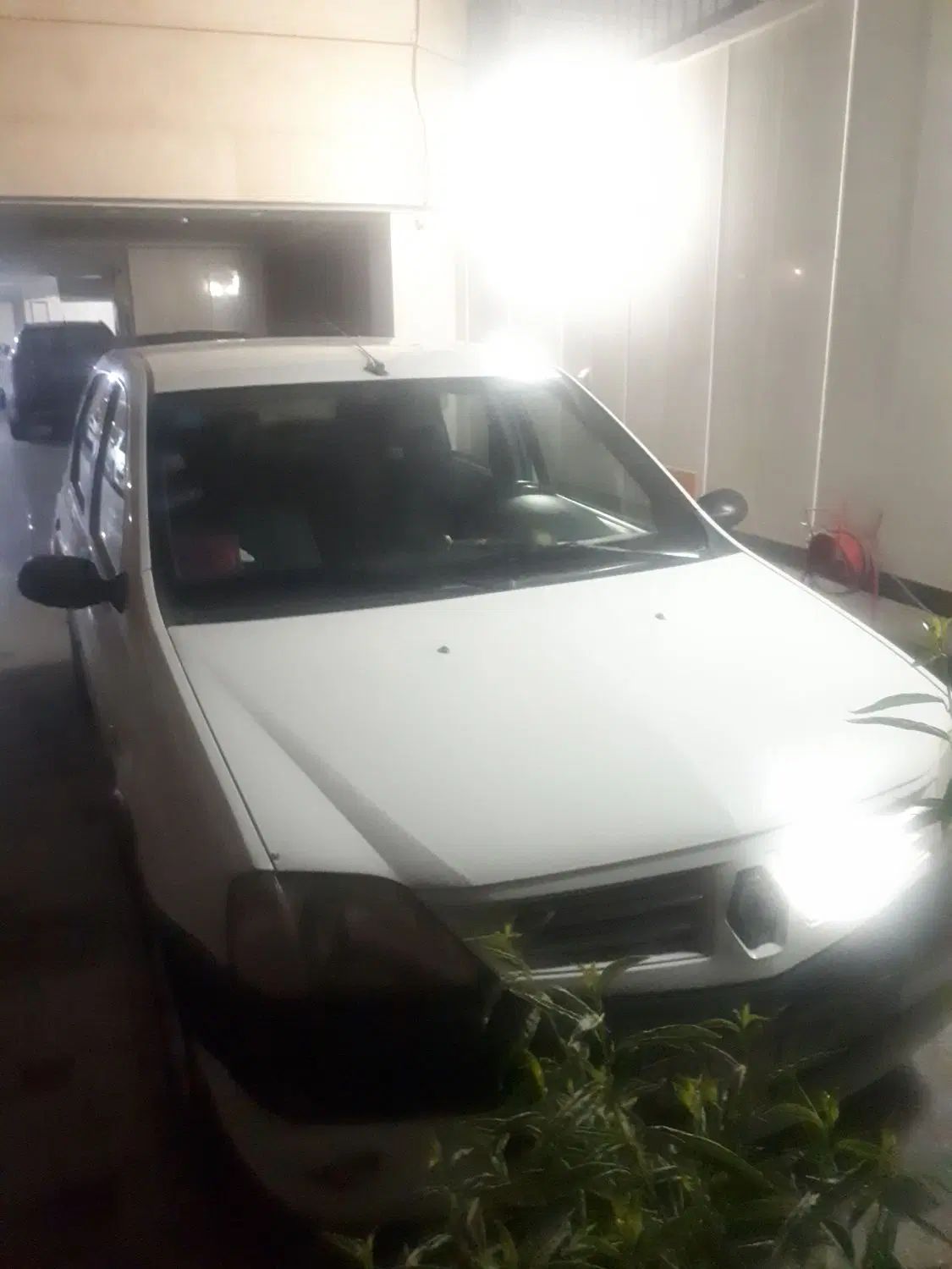 خودرو رنو، تندر 90 آگهی ann_19900319