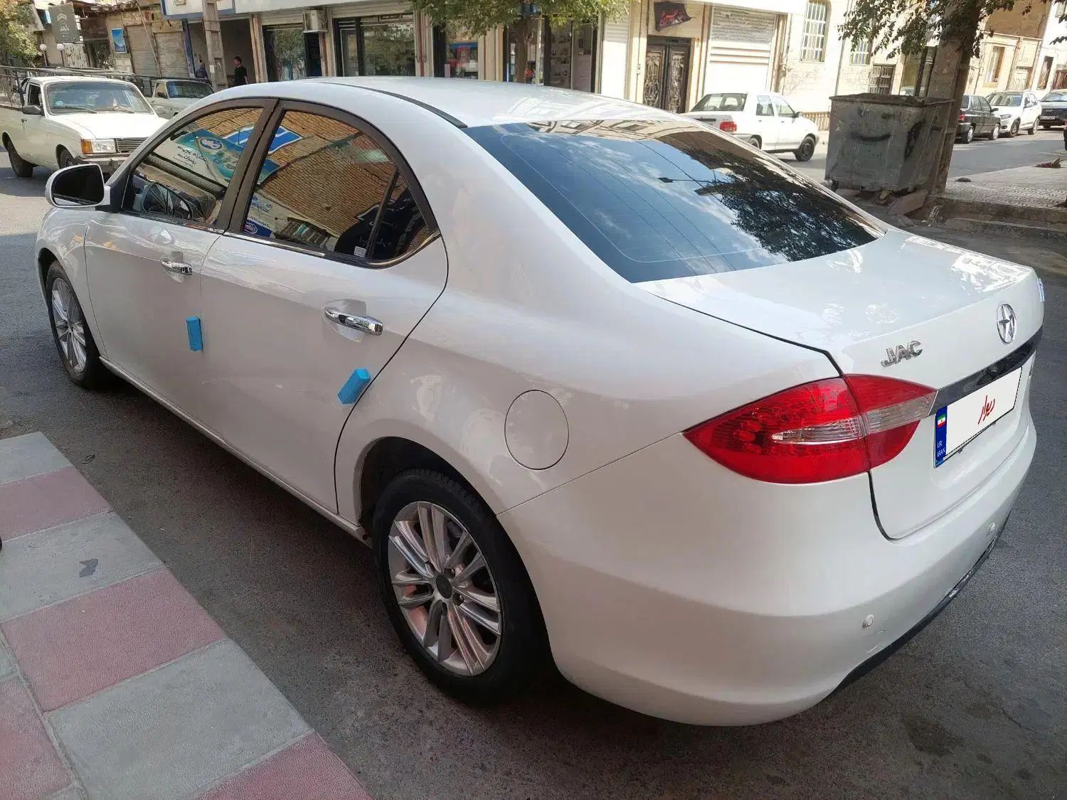 خودرو جک، J5 آگهی ann_19901419