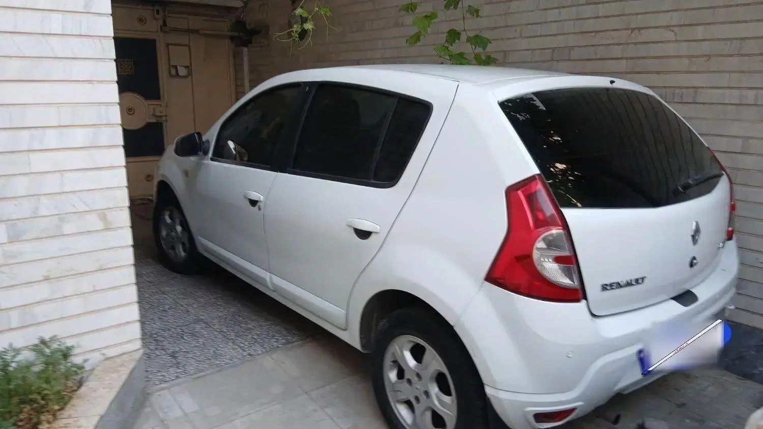 خودرو رنو، ساندرو آگهی ann_19901852