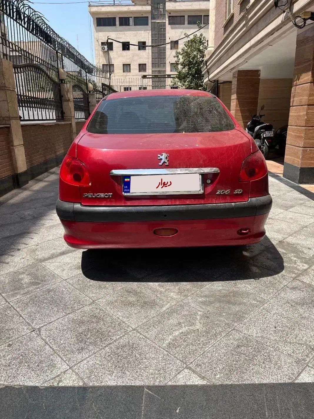 پژو ۲۰۶ صندوق دار v8 - 1392