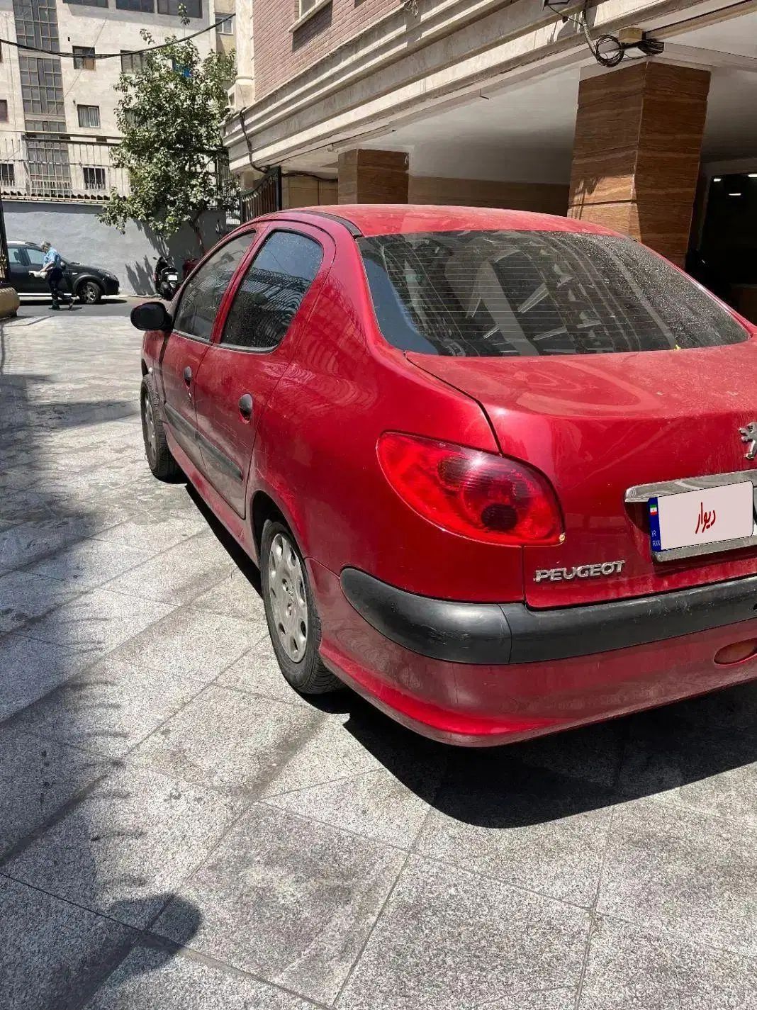 پژو ۲۰۶ صندوق دار v8 - 1392
