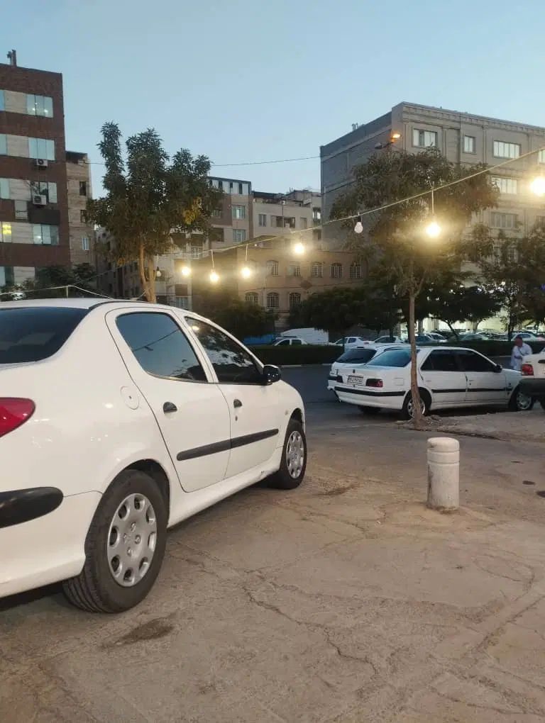 پژو ۲۰۶ صندوق دار v8 - 1394